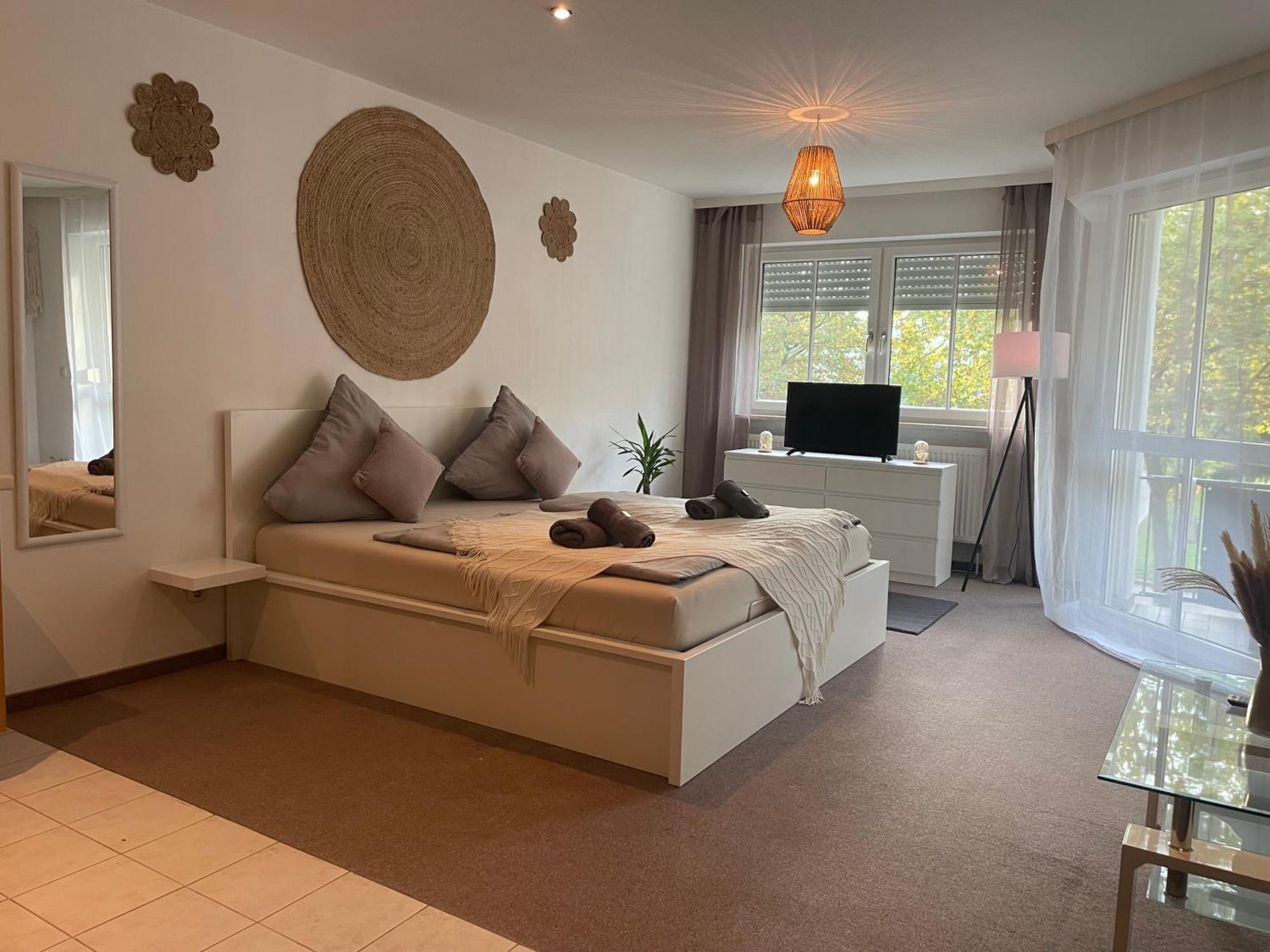 Kingsize Bett Boho Apartment Mit Tiefgarage Naehe Salzburg Freilassing Εξωτερικό φωτογραφία